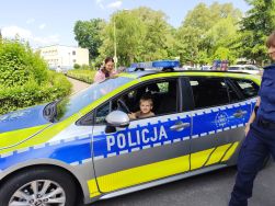 Słoneczka poznają pracę kierowcy ciężarówki (5)