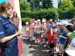 Słoneczka poznają pracę kierowcy ciężarówki (2)