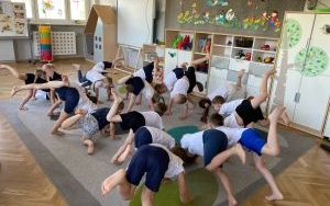 „Oleśnickie Bystrzaki”- zajęcia ruchowe i rytmiczne w grupie Pszczółki (8)
