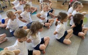 „Oleśnickie Bystrzaki”- zajęcia ruchowe i rytmiczne w grupie Pszczółki (7)
