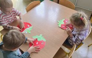 Letnie przysmaki w grupie Krasnale (15)