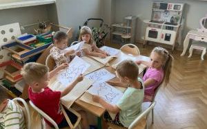 Warsztaty z malowania toreb grupa Pszczółki  (6)