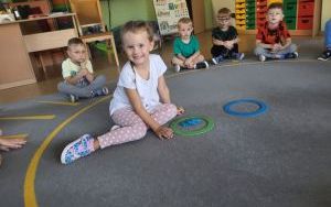 Słoneczka poznają zasady ruchu drogowego (8)