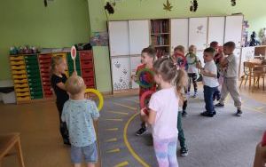 Słoneczka poznają zasady ruchu drogowego (6)