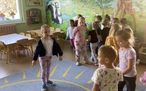 Międzynarodowy Dzień Kropki w grupie „Słoneczka” (17)