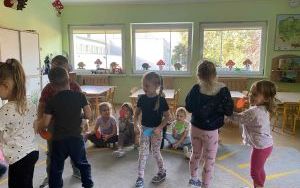 Międzynarodowy Dzień Kropki w grupie „Słoneczka” (6)