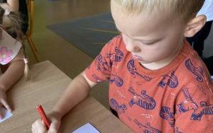 Międzynarodowy Dzień Kropki w grupie „Słoneczka” (11)