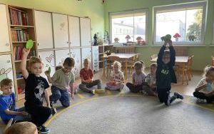 Międzynarodowy Dzień Kropki w grupie „Słoneczka” (2)