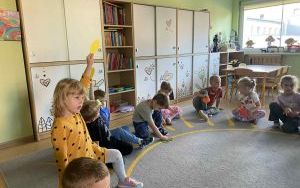 Międzynarodowy Dzień Kropki w grupie „Słoneczka” (19)