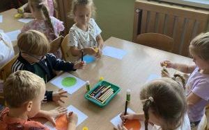 Międzynarodowy Dzień Kropki w grupie „Słoneczka” (12)