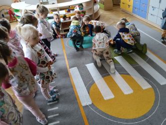 Krasnale poznają zasady ruchu pieszych