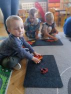 Krasnale lubią jesień (12)