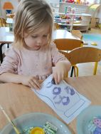 Krasnale lubią jesień (9)