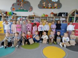 Krasnale lubią jesień (14)