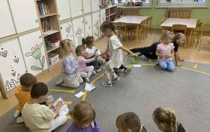 Słoneczka poznają zawód listonosza  (4)