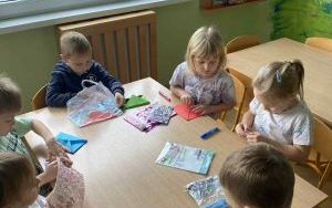 Słoneczka poznają zawód listonosza  (13)