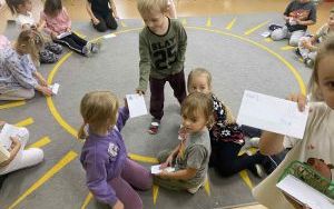 Słoneczka poznają zawód listonosza  (8)