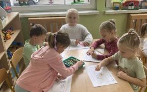 Słoneczka poznają zawód listonosza  (10)