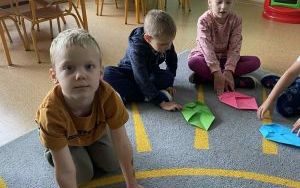 Słoneczka poznają zawód listonosza  (8)