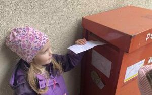Słoneczka poznają zawód listonosza  (11)