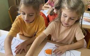 Dzień Edukacji Narodowej - Tydzień kolorów w grupie „Słoneczka”  (10)