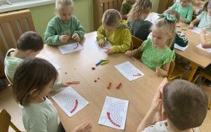 Dzień Edukacji Narodowej - Tydzień kolorów w grupie „Słoneczka”  (6)