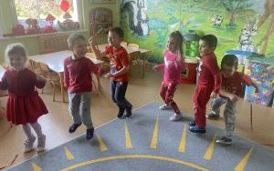 Dzień Edukacji Narodowej - Tydzień kolorów w grupie „Słoneczka”  (8)
