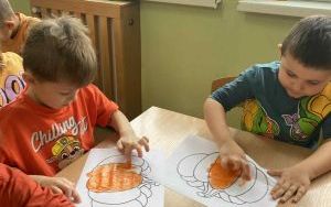 Dzień Edukacji Narodowej - Tydzień kolorów w grupie „Słoneczka”  (18)