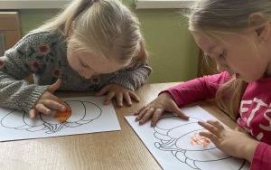 Dzień Edukacji Narodowej - Tydzień kolorów w grupie „Słoneczka”  (11)