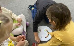 Dzień Edukacji Narodowej - Tydzień kolorów w grupie „Słoneczka”  (15)