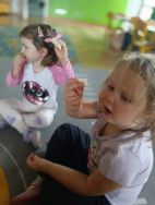 Krasnale poznają zdrowe jesienne warzywa (5)