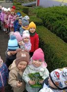 Krasnale sadzą szafirki (10)