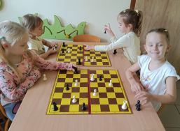 Zuchu i Słoneczka w świecie szachów (8)