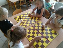 Zuchu i Słoneczka w świecie szachów (12)