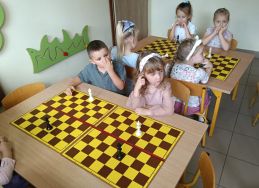 Zuchu i Słoneczka w świecie szachów (13)