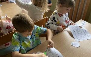 Słoneczka poznają jak człowiek jest zbudowany  (5)