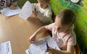 Słoneczka poznają jak człowiek jest zbudowany  (8)