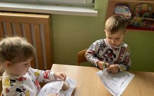 Słoneczka poznają jak człowiek jest zbudowany  (9)