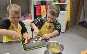Misie pieką ciastka (5)