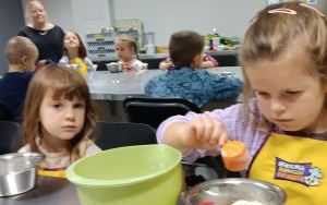 Misie pieką ciastka (8)