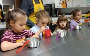 Misie pieką ciastka (9)