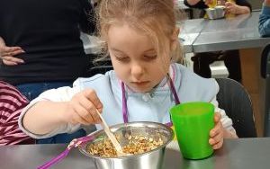 Misie pieką ciastka (7)