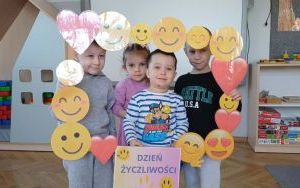 Dzień życzliwości w grupie Pszczółki  (3)