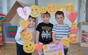 Dzień życzliwości w grupie Pszczółki  (5)