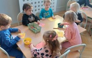 Dzień życzliwości w grupie Pszczółki  (6)