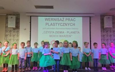 Wernisaż Prac Plastycznych pt. „Czysta Ziemia - planeta moich marzeń”. (8)