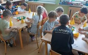 W krainie życzliwości - grupa Słoneczka  (2)