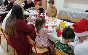 Warsztaty mikołajkowe w grupie Smerfy (10)