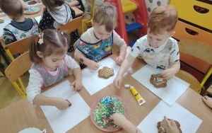 Pieczenie pierniczków (9)