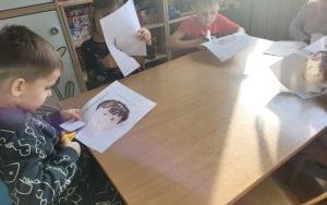 Słoneczka poznają i nazywają emocje w codziennym życiu (6)